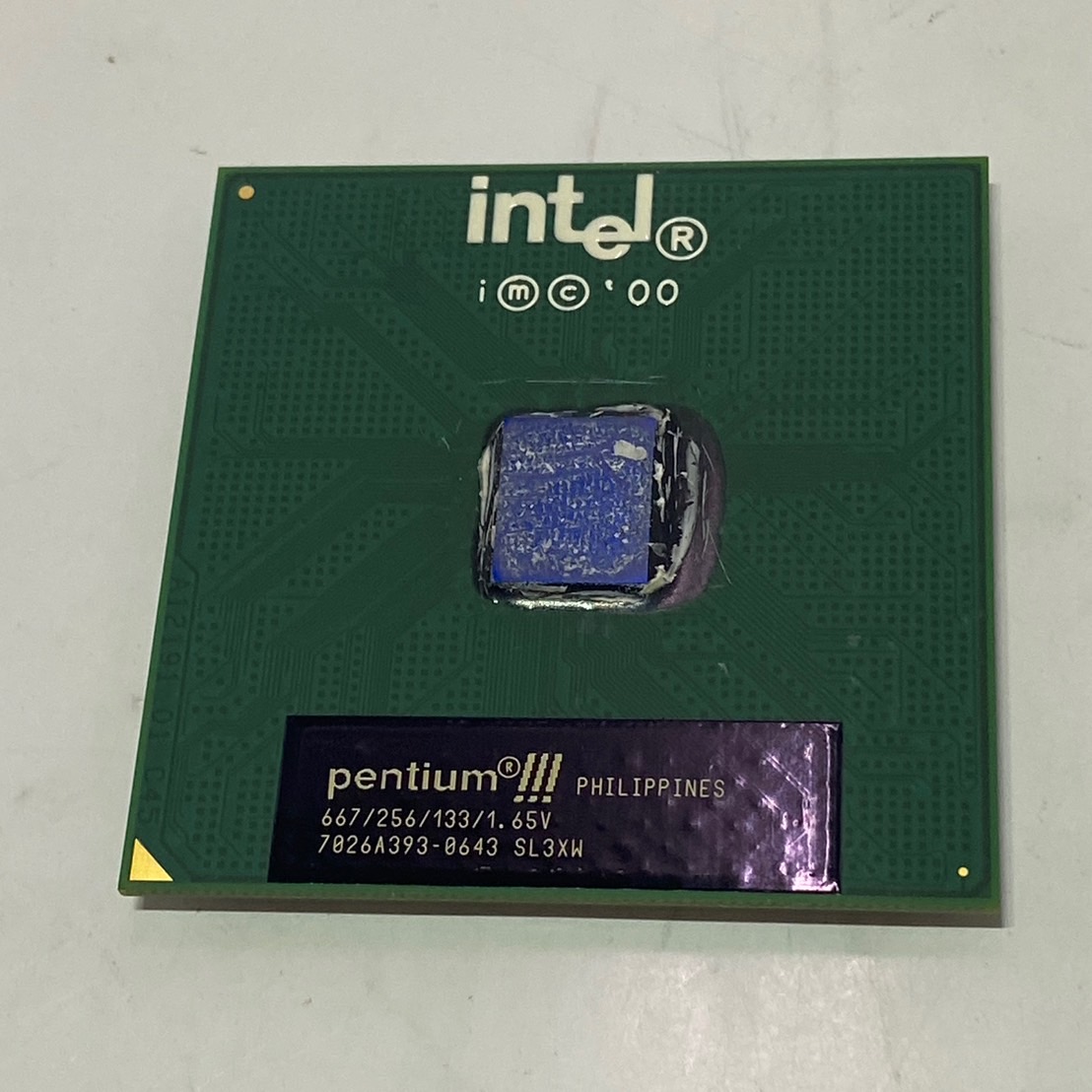 Intel(インテル) Pentium 3 667MHz SL3XW
