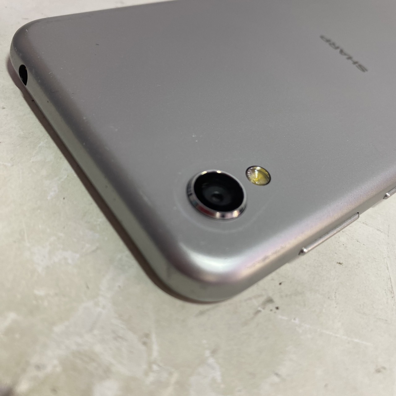 Android One S5 [クールシルバー]写真3