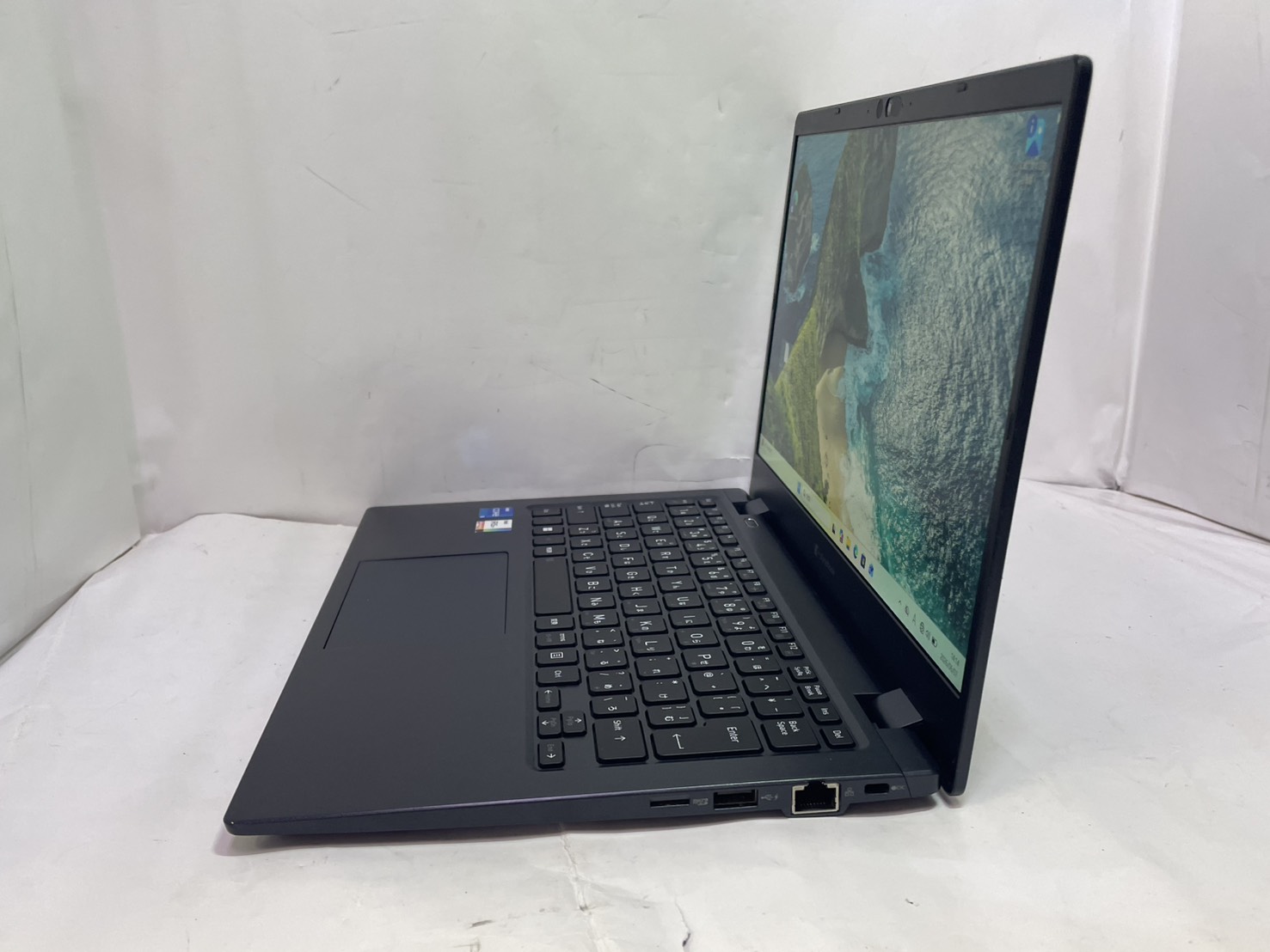 【C】dynabook G83/HS写真2