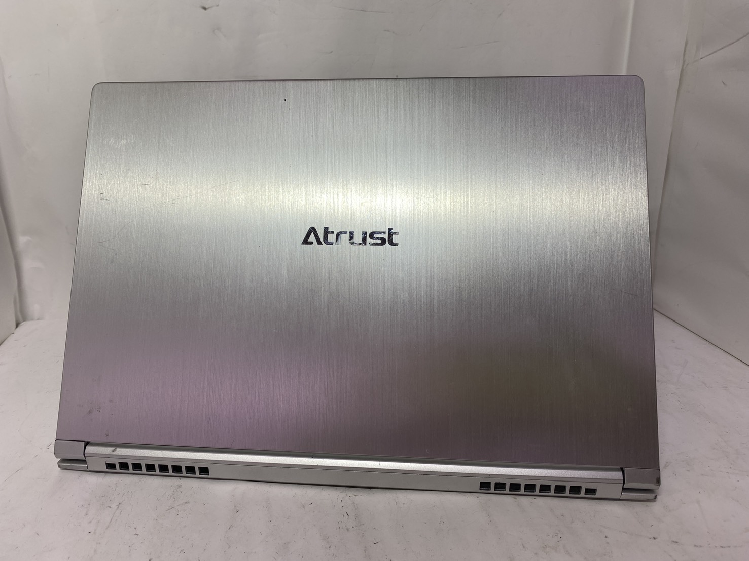 ②Atrust mt183写真4