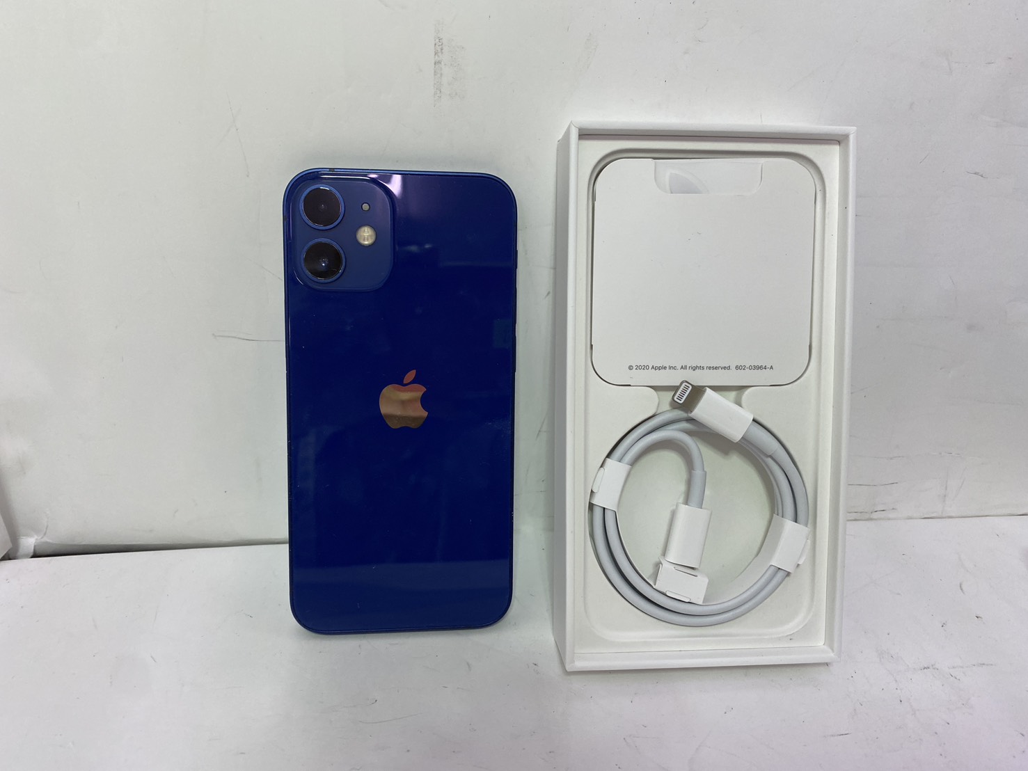 【C】iPhone 12 mini 64GB SIMフリー写真2