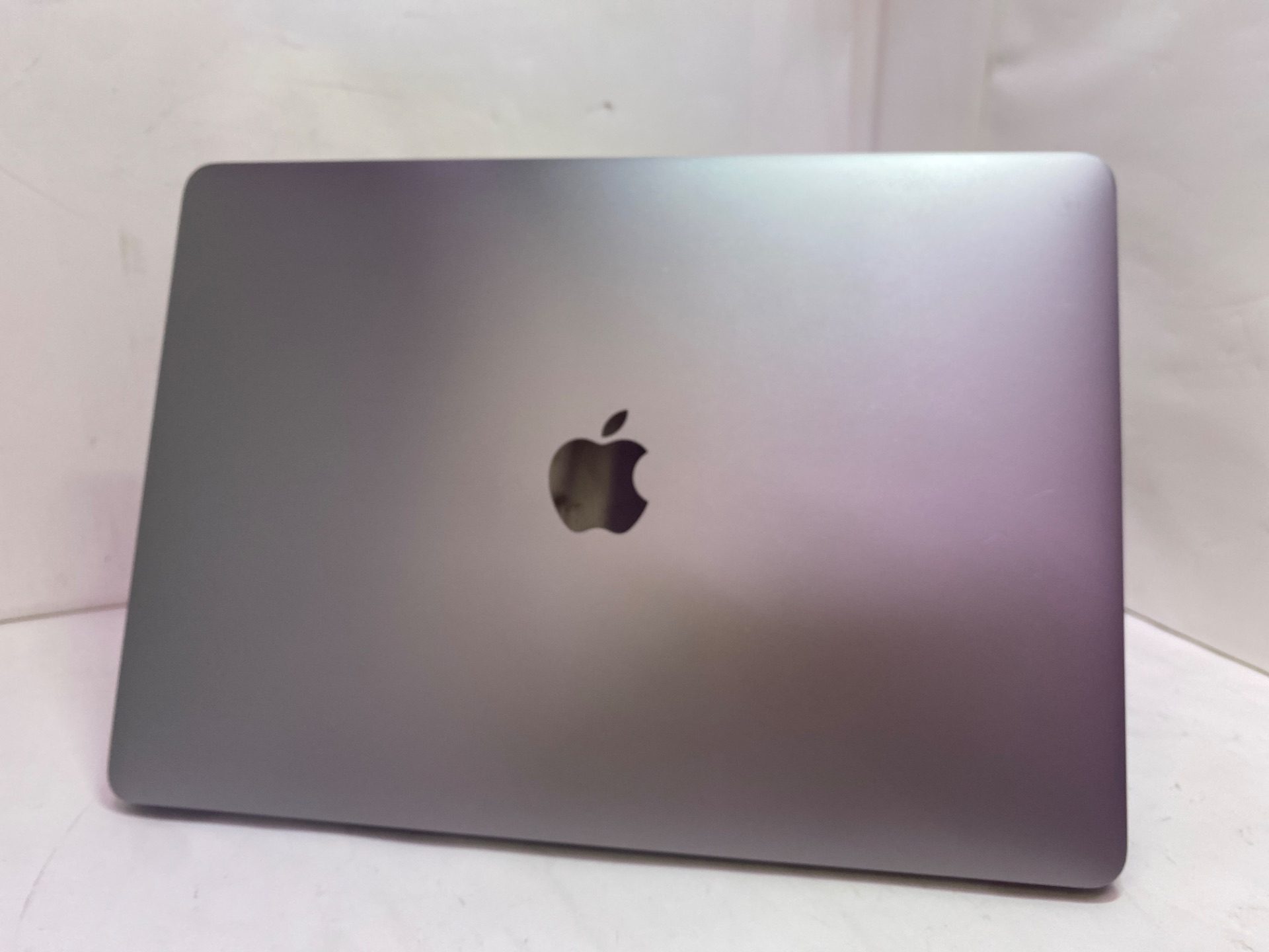 【B】MacBook Pro (13-inch, 2017, Two Thunderbolt 3 ports) A1708写真3
