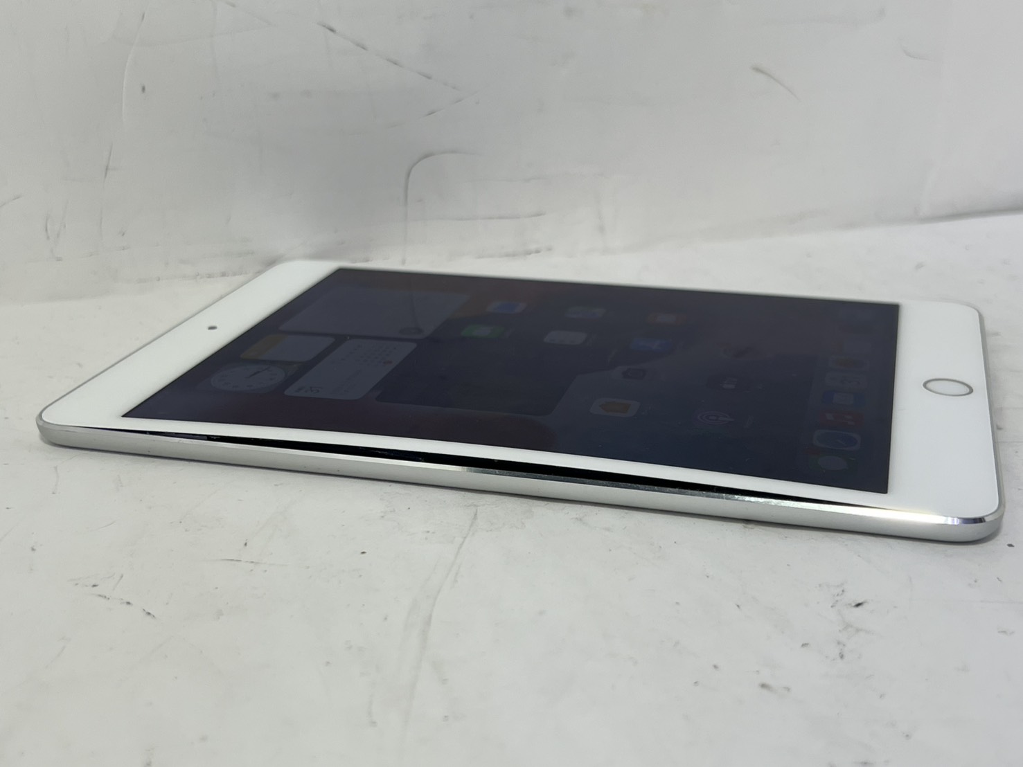 【C】iPad mini 4 Wi-Fiモデル 128GB A1538写真3