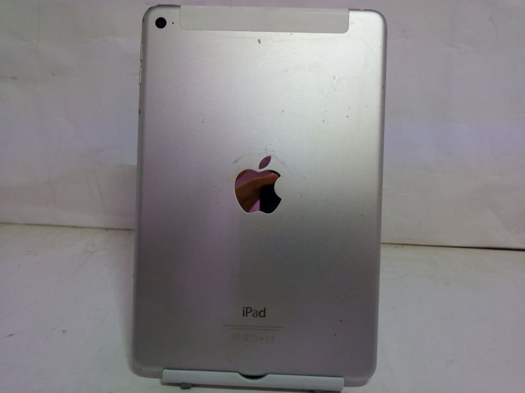 iPad mini 64GB Wi-Fiモデル ホワイト&シルバータブレット