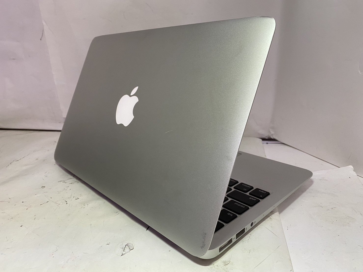 APPLE(アップル) MacBook Air (11-inch, Early 2015) A1465の激安通販 ...