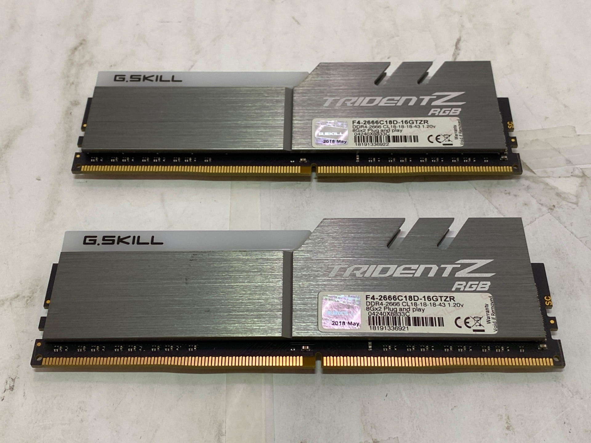 G.Skill F4-2666C18D-16GTZR [DDR4 PC4-21300 8GB 2枚組]