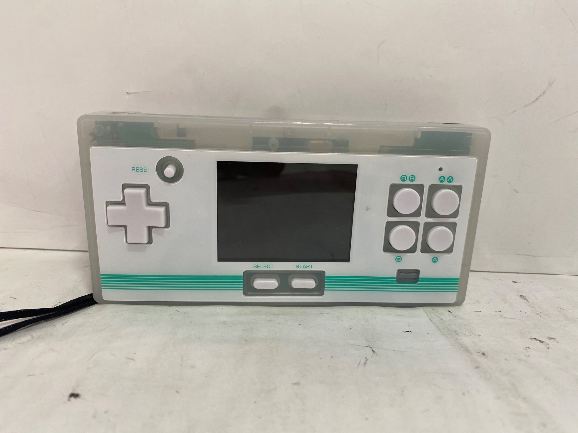 コロンバスサークル 8ビットポケット V2 (FC用互換機) CC-8BPV2-CW