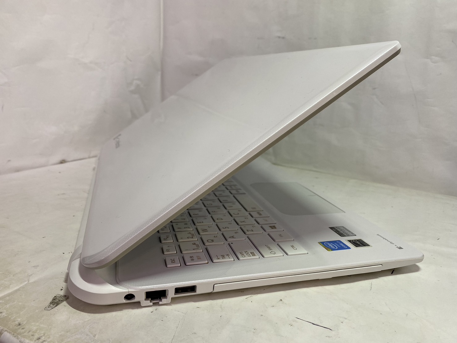 東芝 dynabook T85 T85/NB PT85NBP-HHA [プレシャスブラック] 価格比較