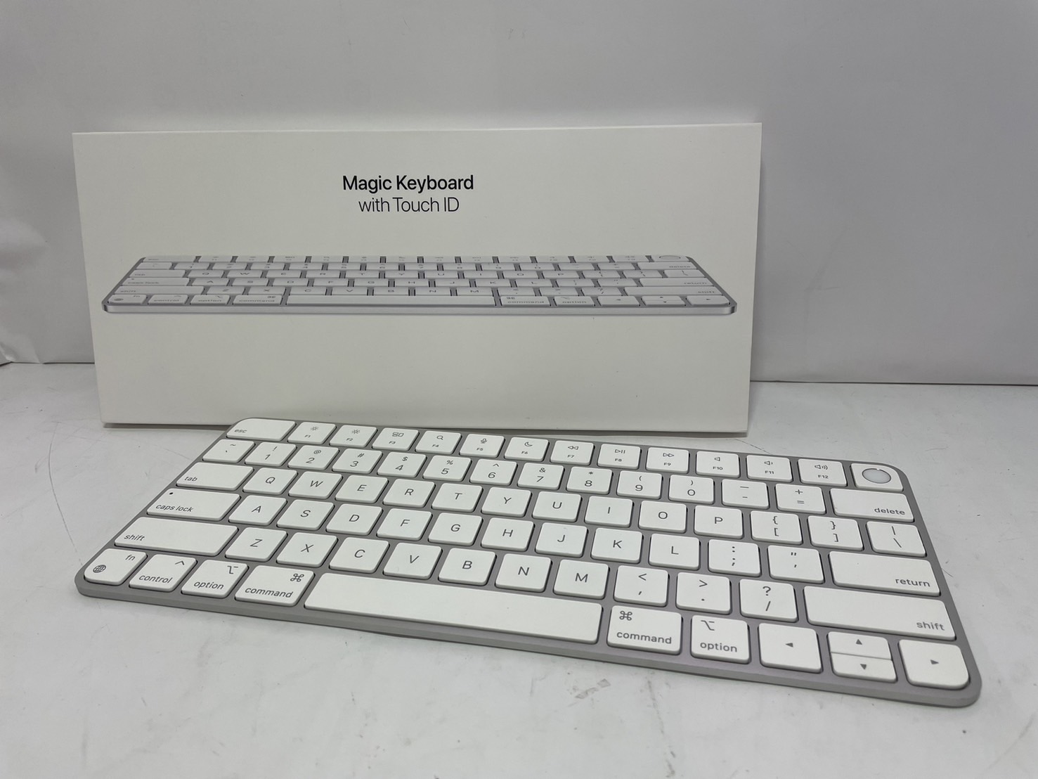 Apple - Magic Keyboard 英語(US) MK293LL/A　美品 Apple MK293LL/A Magic Keyboard with Touch ID at MacSales.com