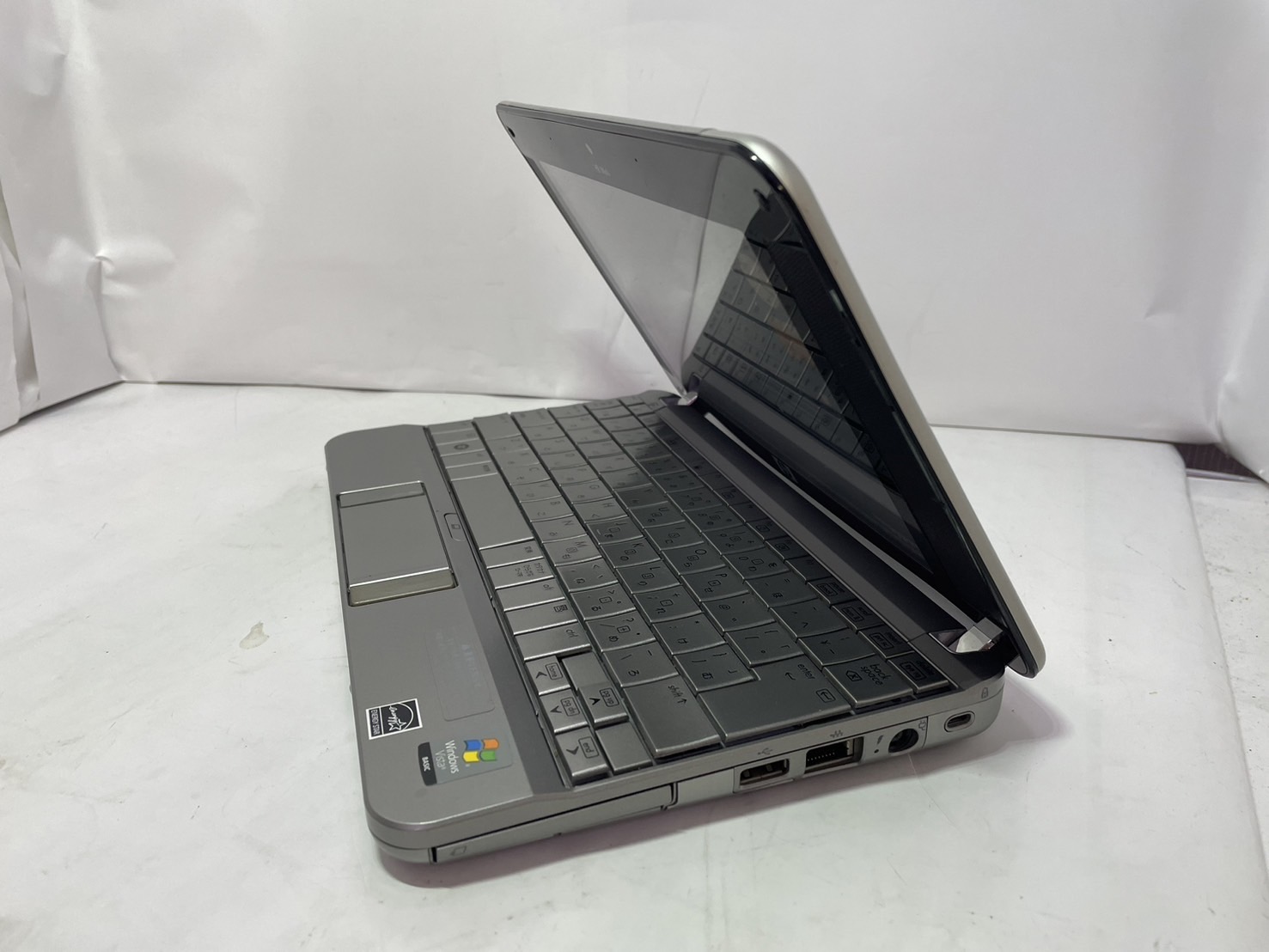 日本HP 現状品ノートパソコン HP 2133 メモリ1GB HDD不明 8.9inchワイド 起動確認済 OS無 代引き可