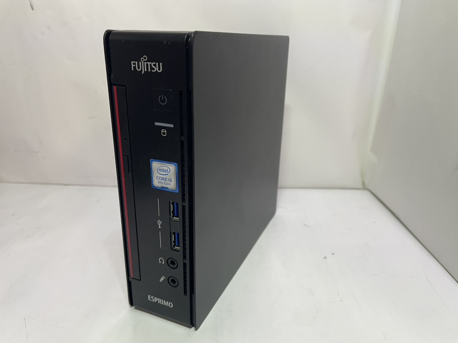 FUJITSU(富士通) ESPRIMO Q558/B (FMVB13001)