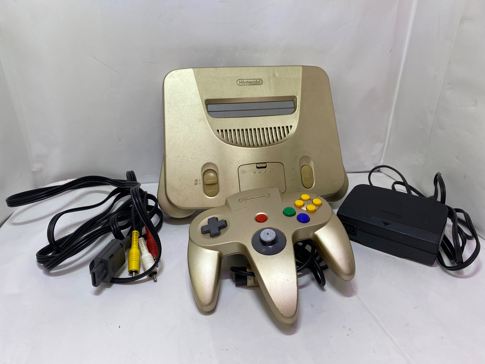 Nintendo ニンテンドー64 ゴールド