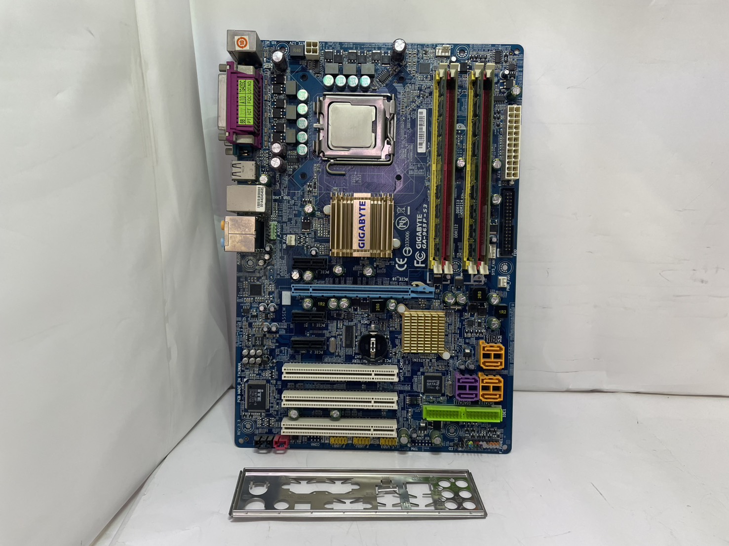 GIGA BYTE GA-965P-S3 Rev.3.3 + Core2 Duo E6600 + 4GBメモリ