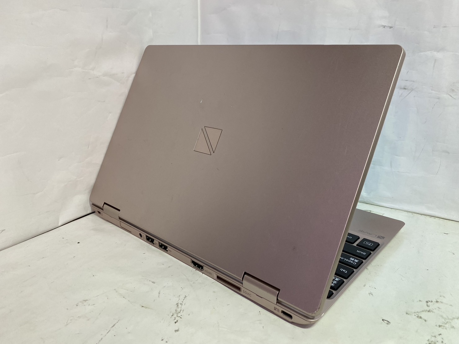 NEC LAVIE Note Mobile PC-NM550MAB NEC's LaVie Note Mobile 12.5