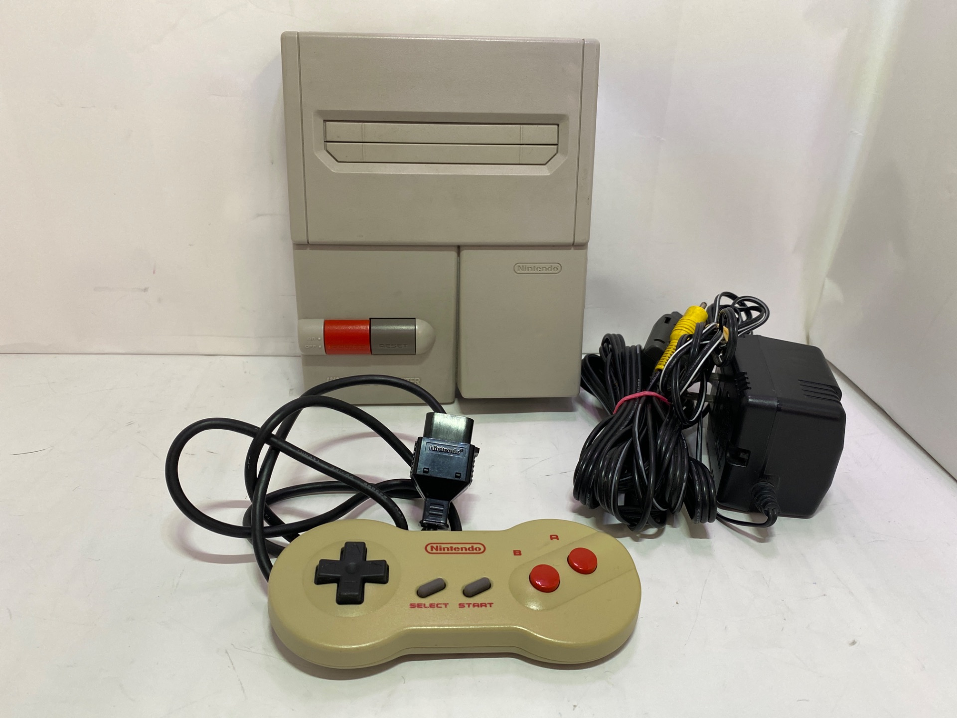  AV仕様ファミリーコンピュータ