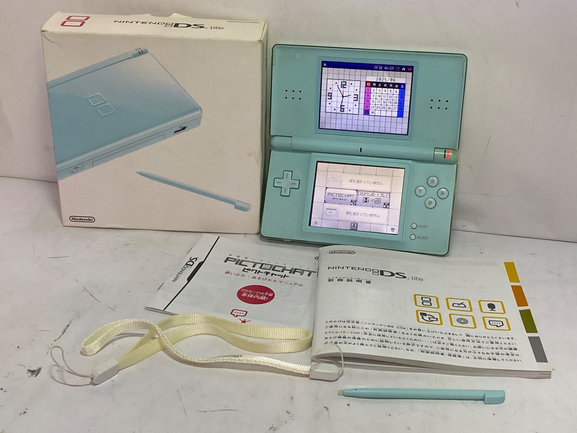NINTENDO ニンテンドーDS lite