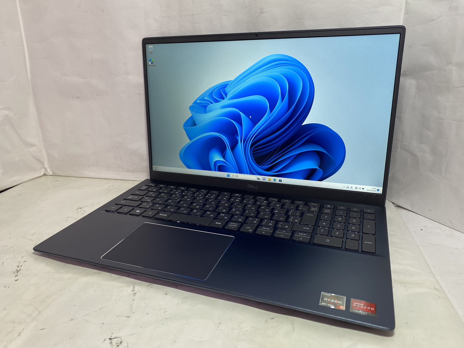 新古 DELL Inspiron 15 AMD 5000 シリーズ 5505