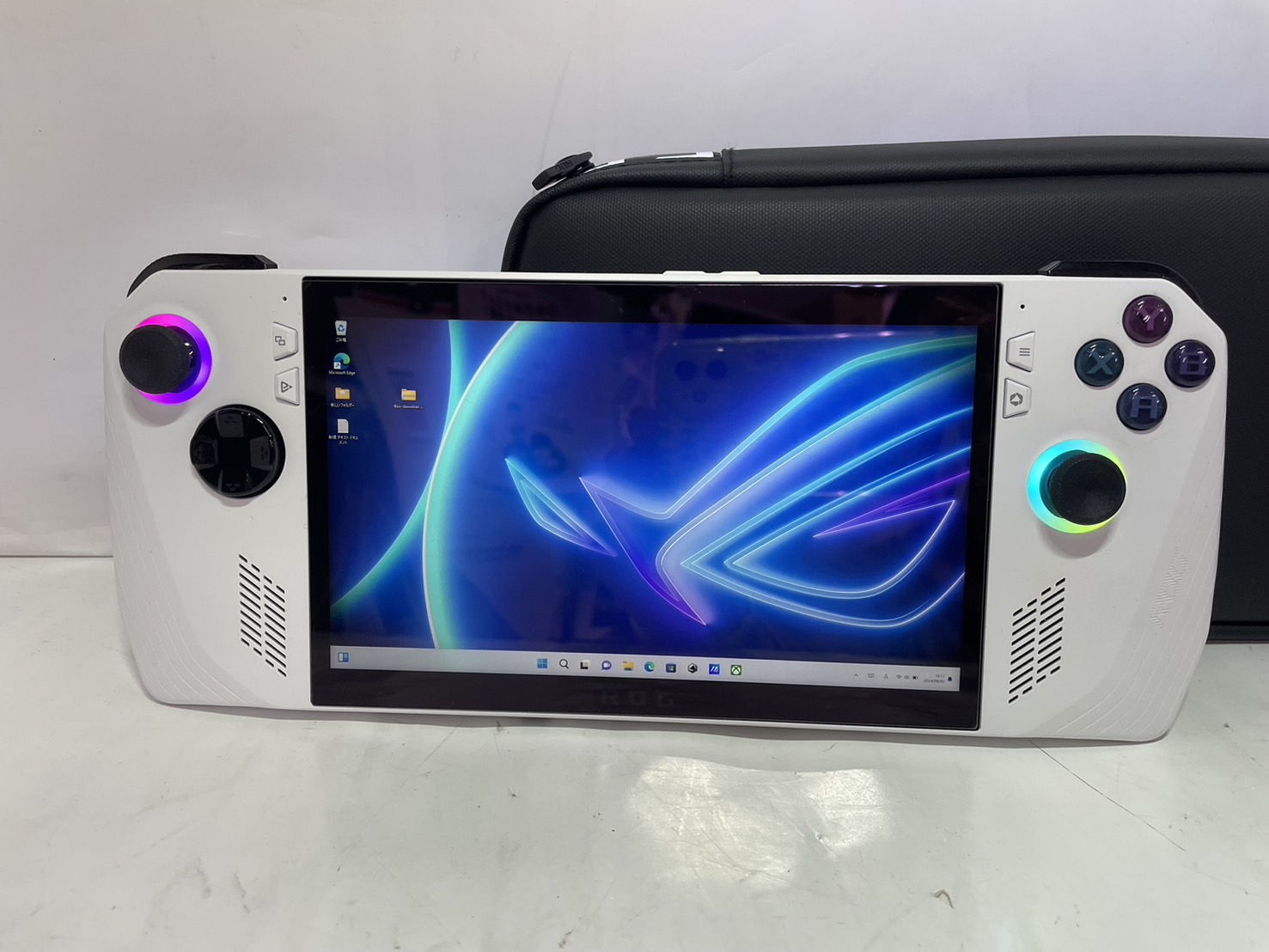 ASUS ゲーミングPC ROG Ally RC71L 美品(本日のみ ASUS ASUS ゲーミングPC ROG Ally RC71L 美品(本日のみ ASUS