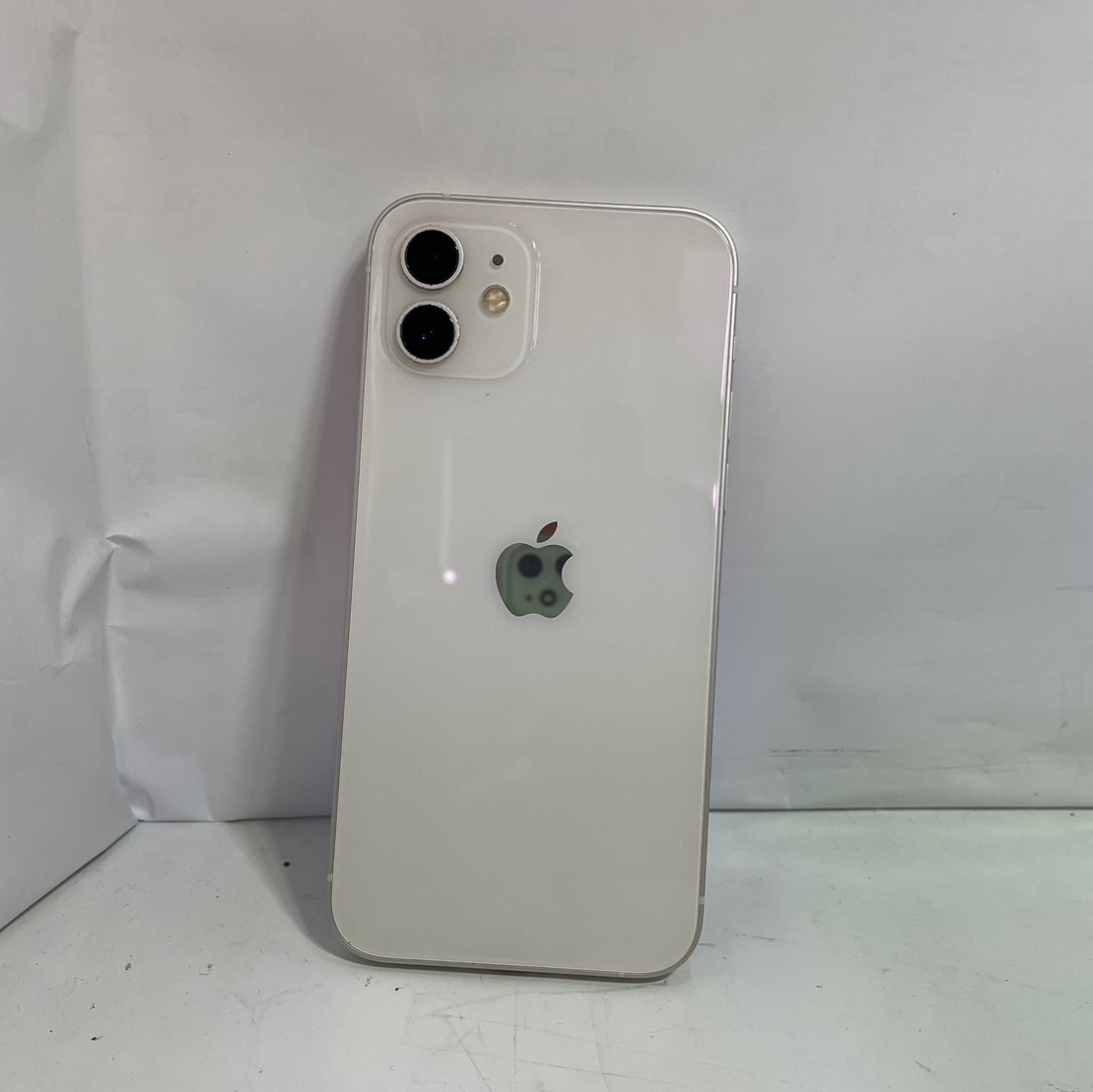 Apple iPhone 12 ホワイト 64GB simフリー 【公式通販】