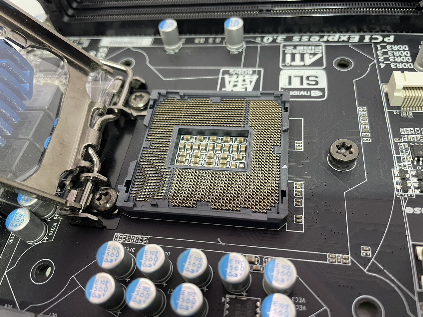 GIGABYTE(ギガバイト) GIGABYTE GA-Z77X-UD5H [Rev.1.0]の激安通販