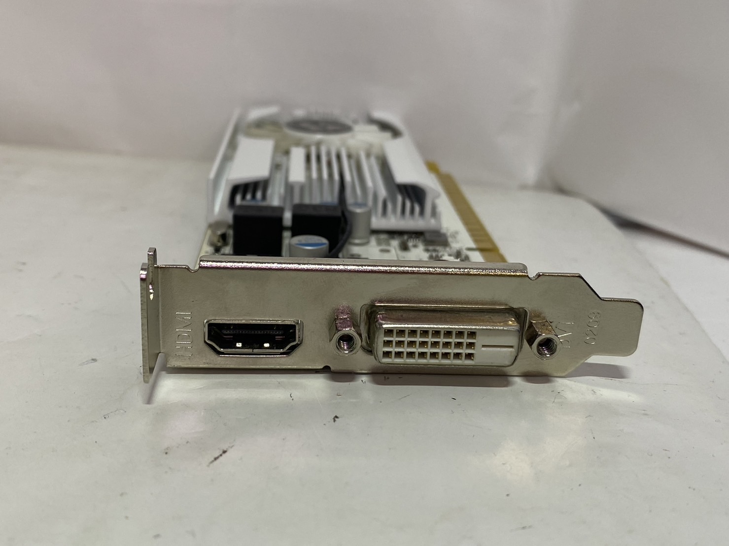 玄人志向 GF-GT1030-E2GB/LP/D5 [PCIExp 2GB]の激安通販 - パソコン