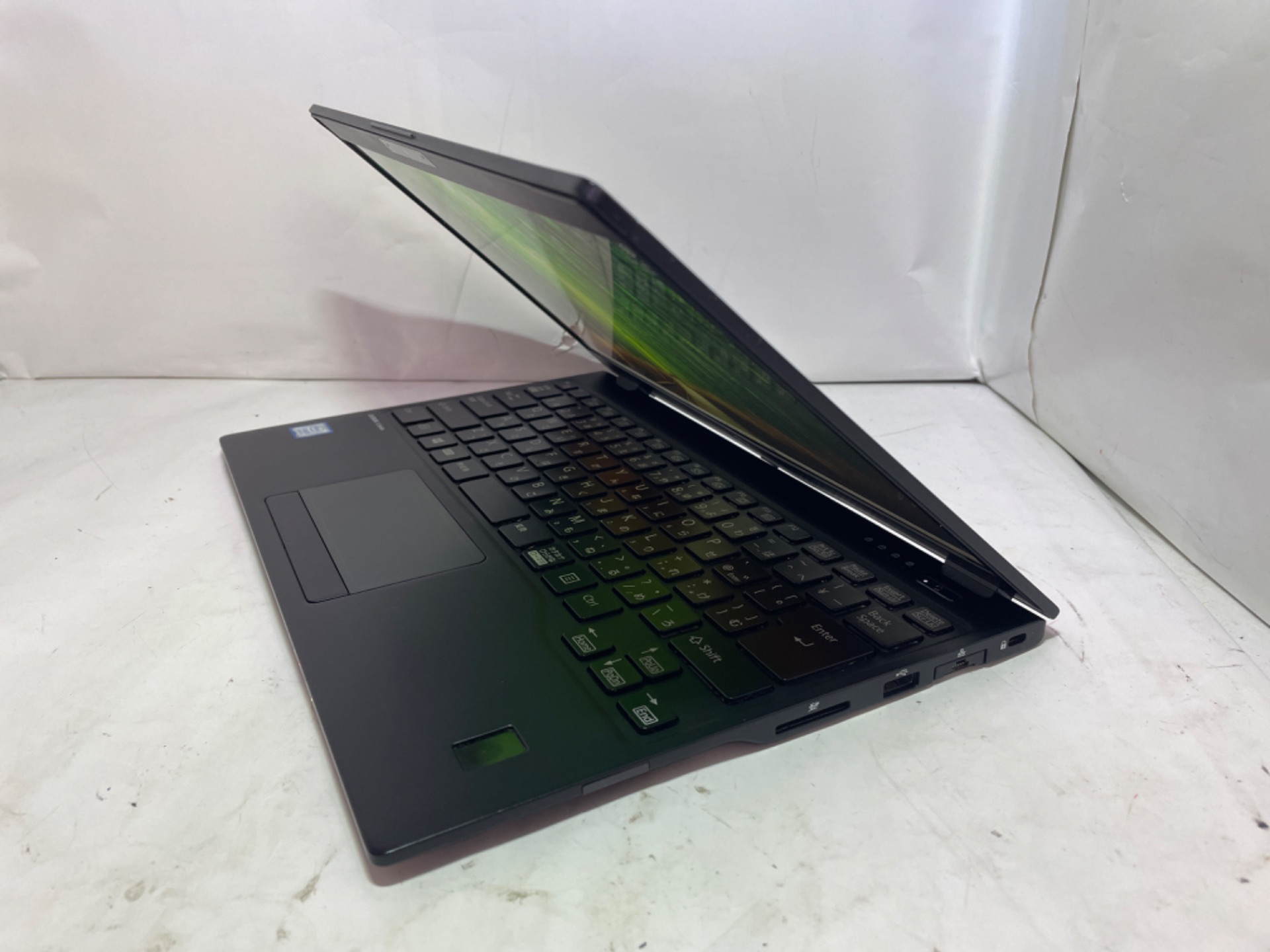 FUJITSU(富士通) LIFEBOOK U939/B (FMVU24011)の激安通販(詳細情報) - パソコンショップパウ