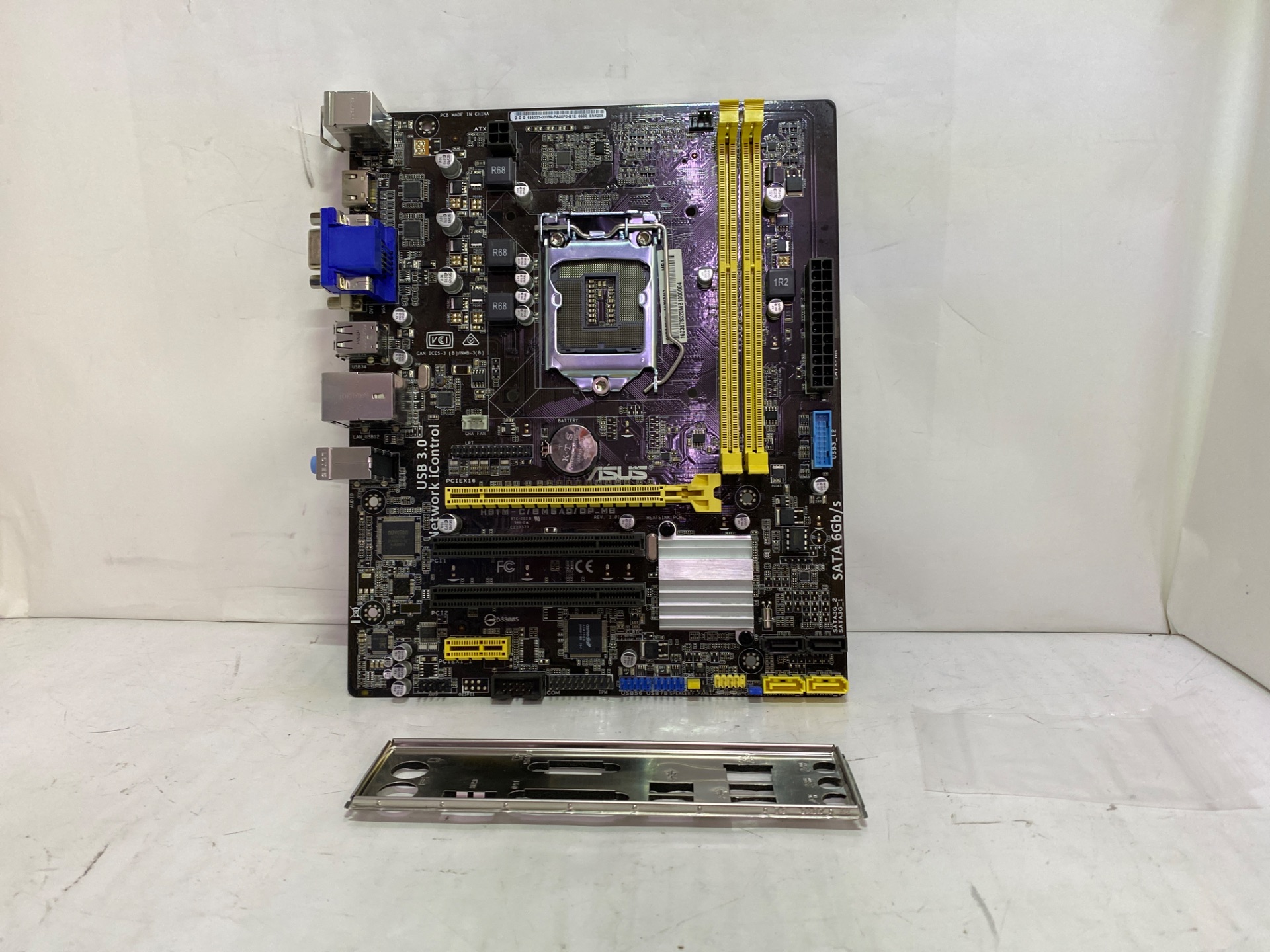 P81 美品 arrows We FCG01 SIMフリー 未使用品・新品】arrows We FCG01 SIMフリー 日本国内正規品 白
