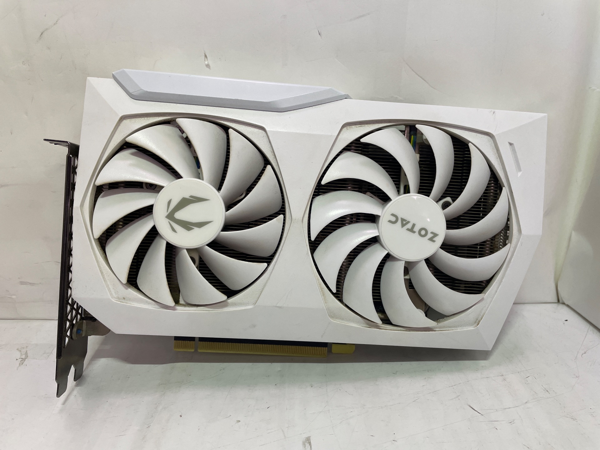 ZOTAC ZOTAC GAMING GeForce RTX 3060 Ti AMP White Edition LHR [PCIExp 8GB]