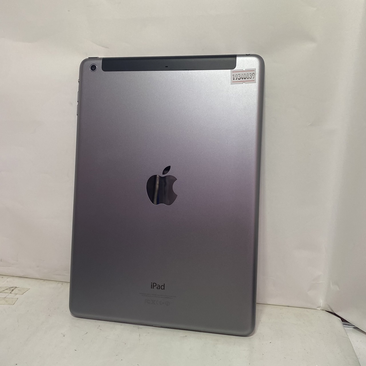 ◆Apple iPad Air 32GB Wi-Fi スペースグレPC/タブレット