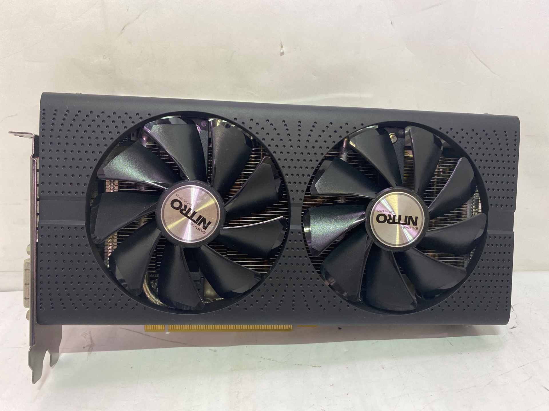 NITRO SAPPHIRE NITRO+ RADEON RX 470 4G GDDR5 PCI-E DUAL HDMI/DVI-D/DUAL DP OC [PCIExp 4GB]