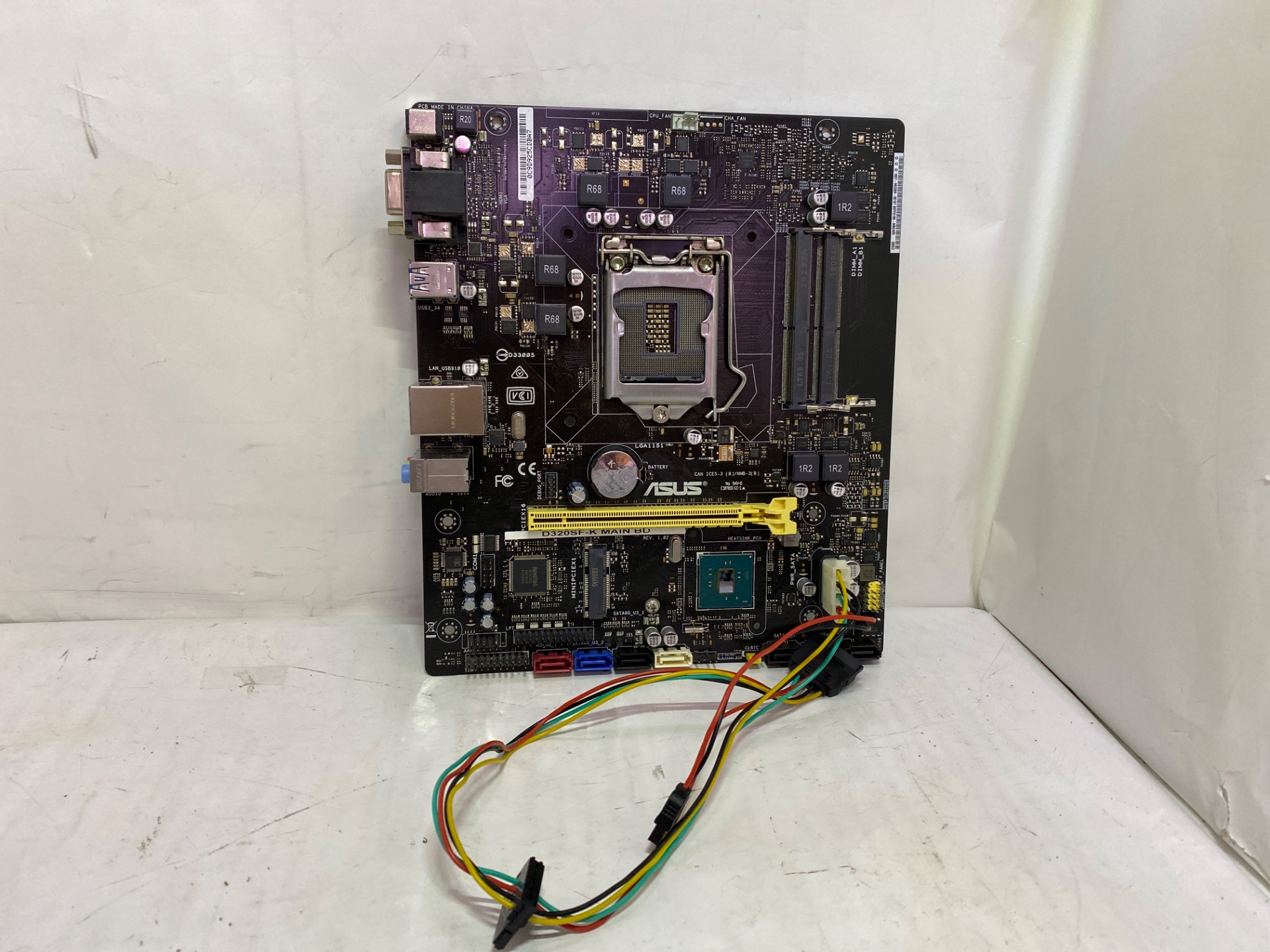 ASUS(アスース) D320SF-K