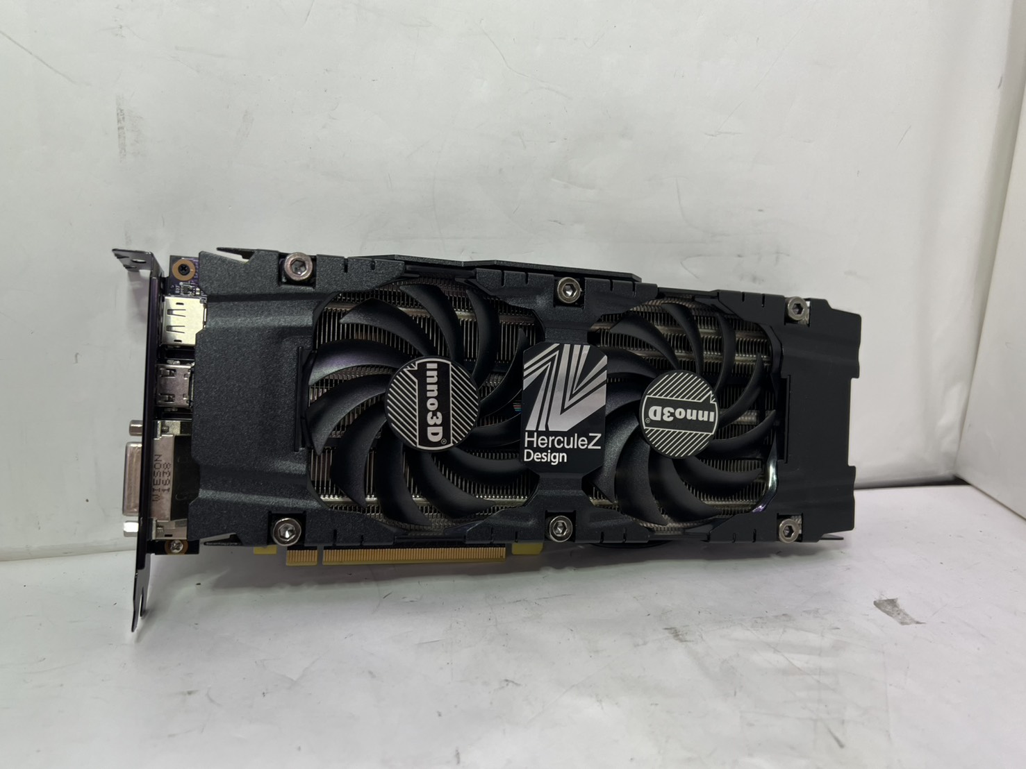 Inno3D GeForce GTX 1080 TWIN X2 N1080-1SDN-P6DN [PCIExp 8GB]