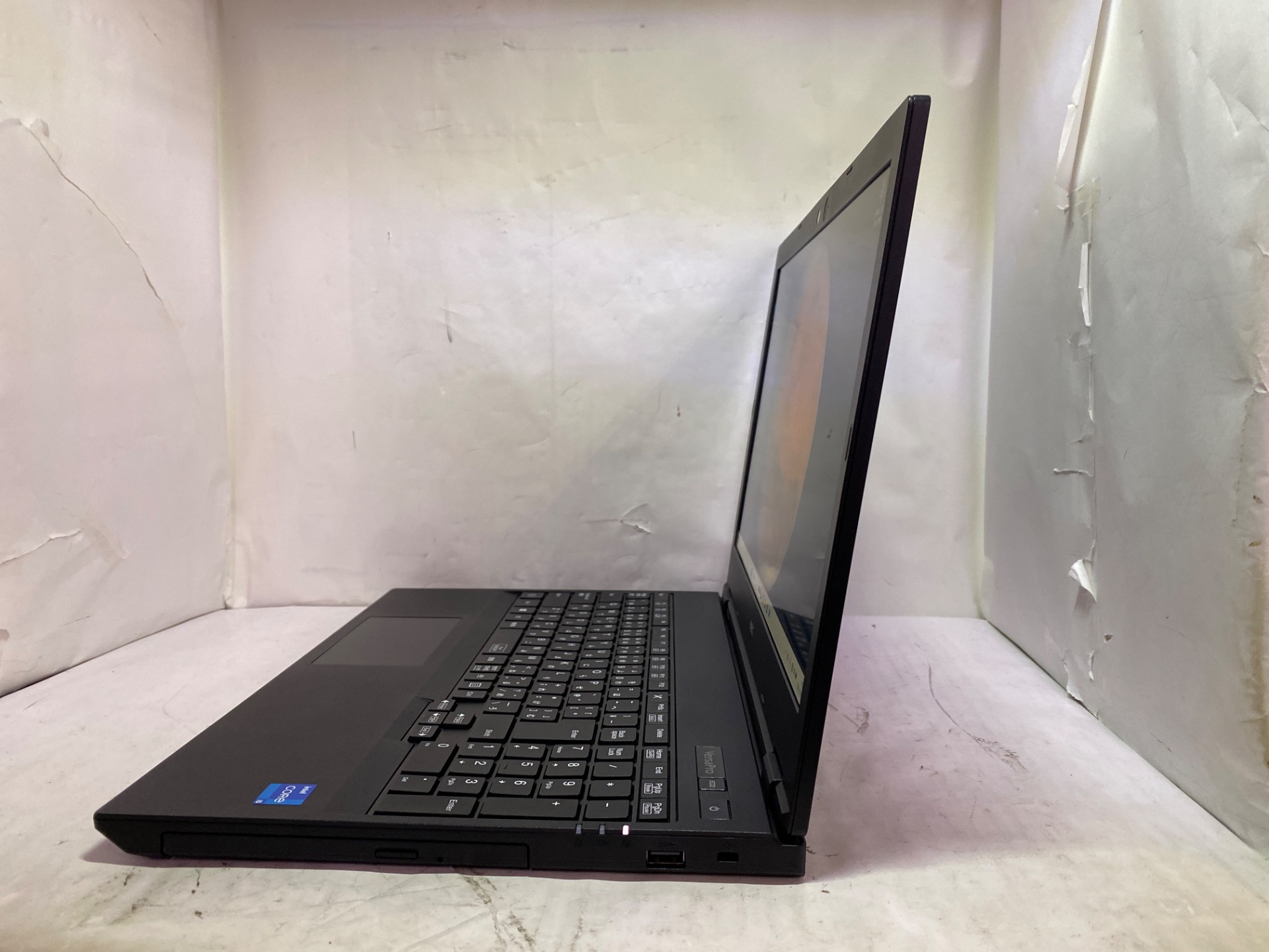 NEC パーソナルコンピュータ 多彩な機器でビジネスライフをサポートします : パソコン/ワーク