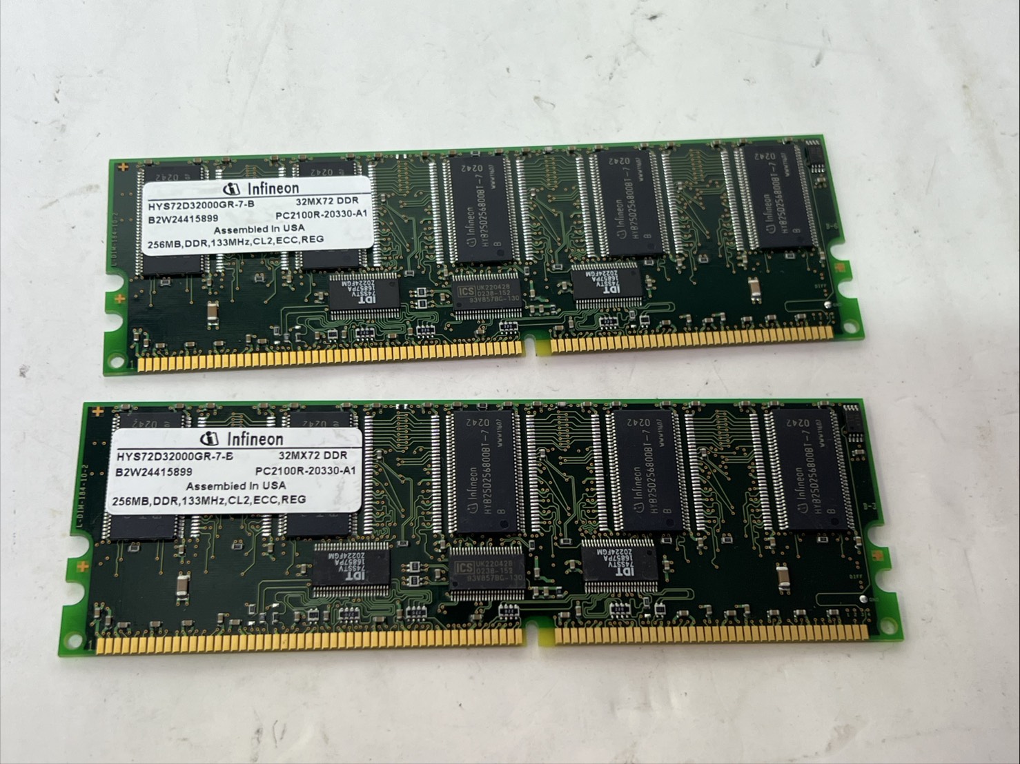 Infineon HYS72D32000GR-7-B  [DDR SDRAM ECC 256MB 2枚組]