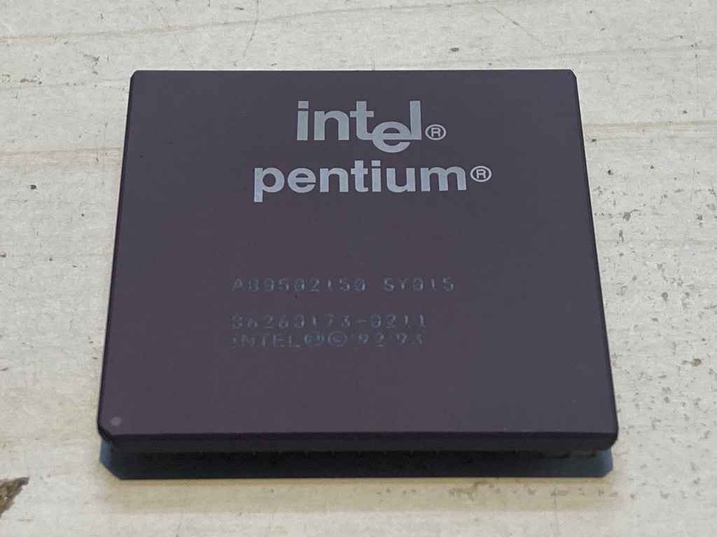 Intel(インテル) Pentium プロセッサ 150Mhz SY015