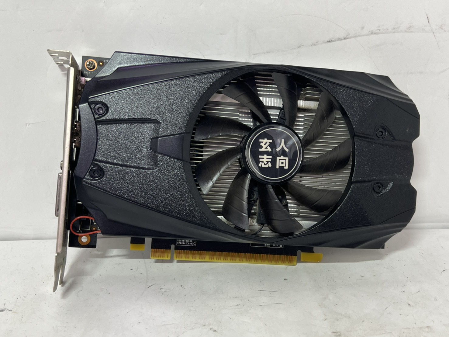 玄人志向 GF-GTX1050-2GB/OC/SF [PCIExp 2GB]